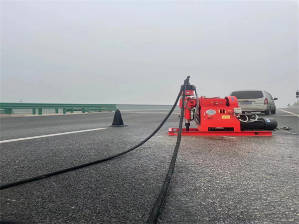 扎赉特马路路基路面开裂下沉注浆加固灌浆